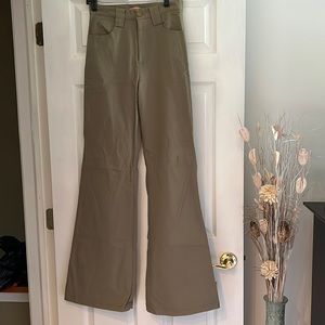 Green High-Waisted Linen Flare Pants - Size US6/AUS10